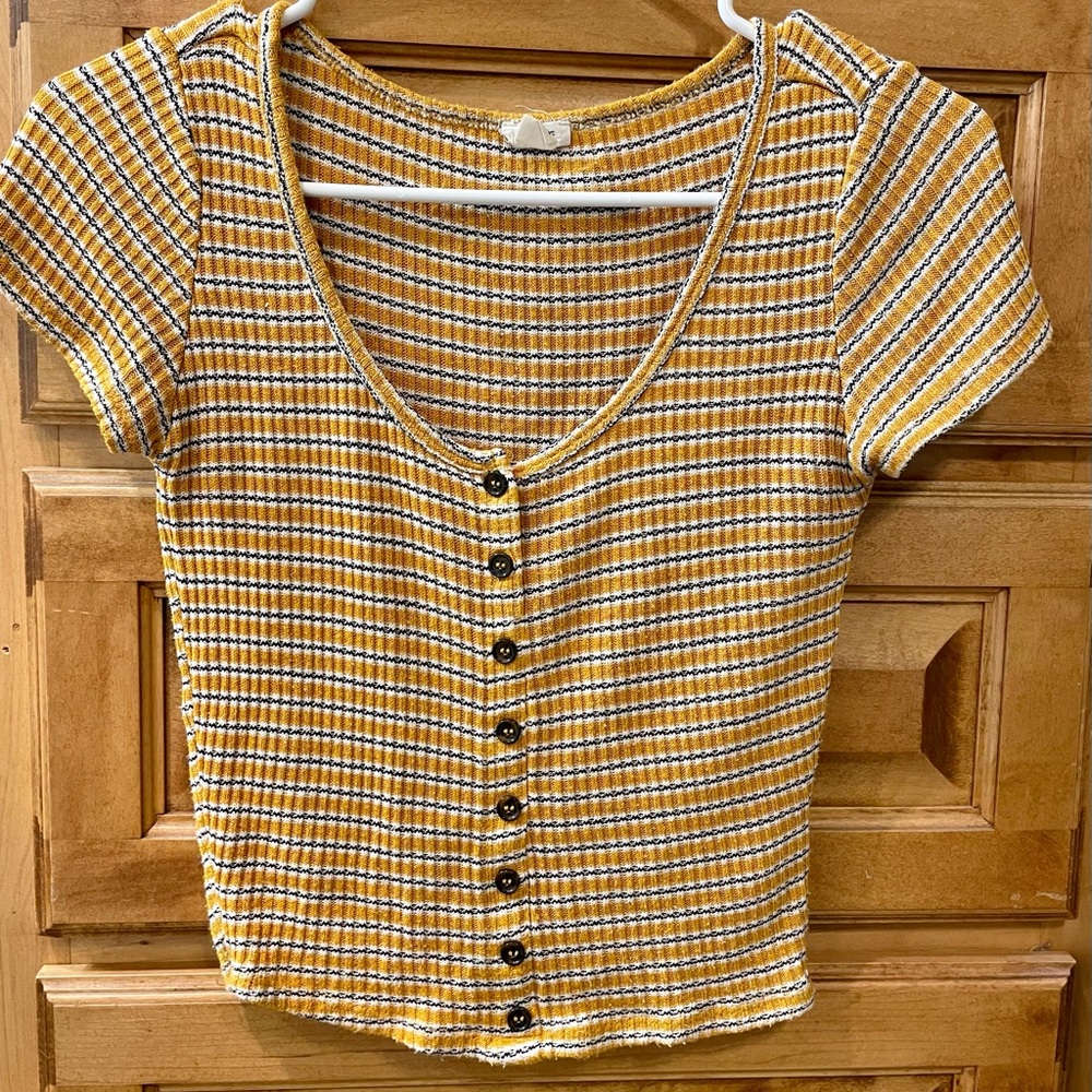 Garage crop top t-shirt